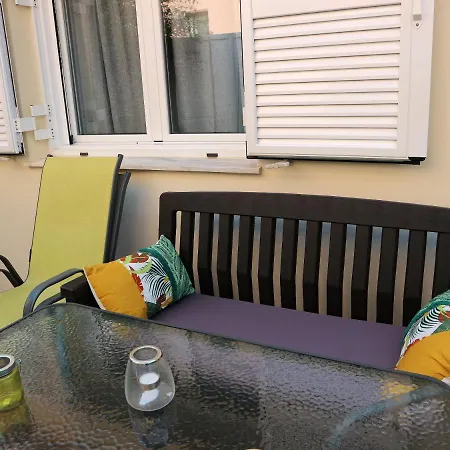 Holiday Home 度假居 *